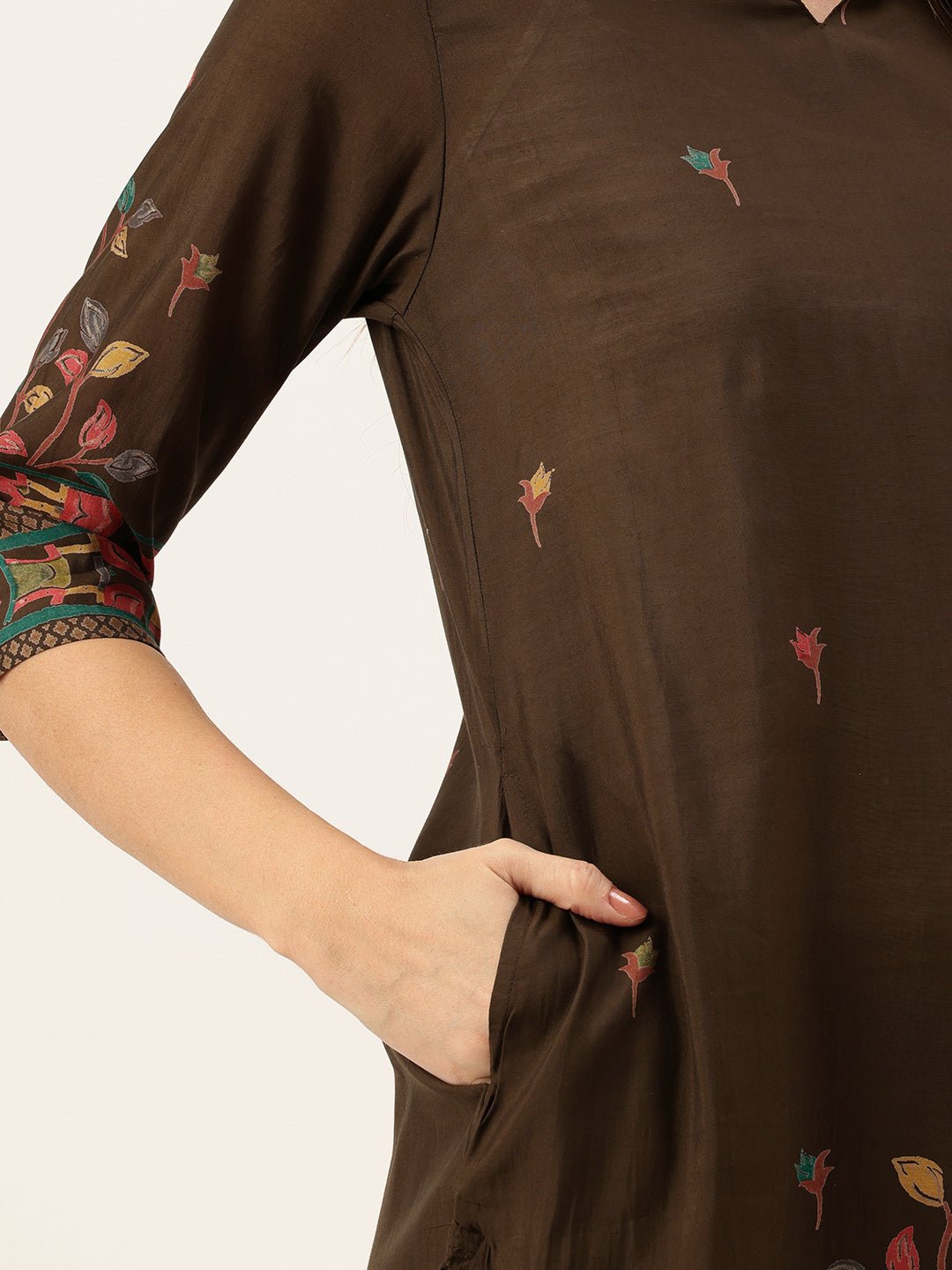 Brown Floral Printed Kurta & Trousers With Dupatta - Image 3