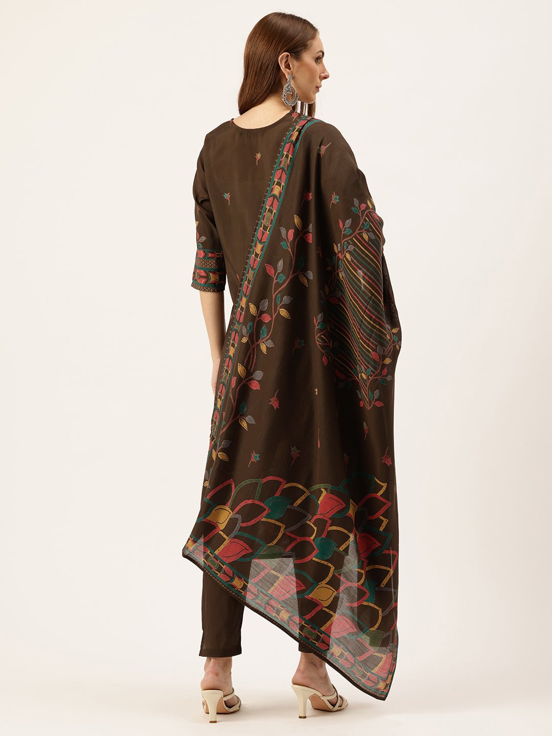 Brown Floral Printed Kurta & Trousers With Dupatta - Image 8