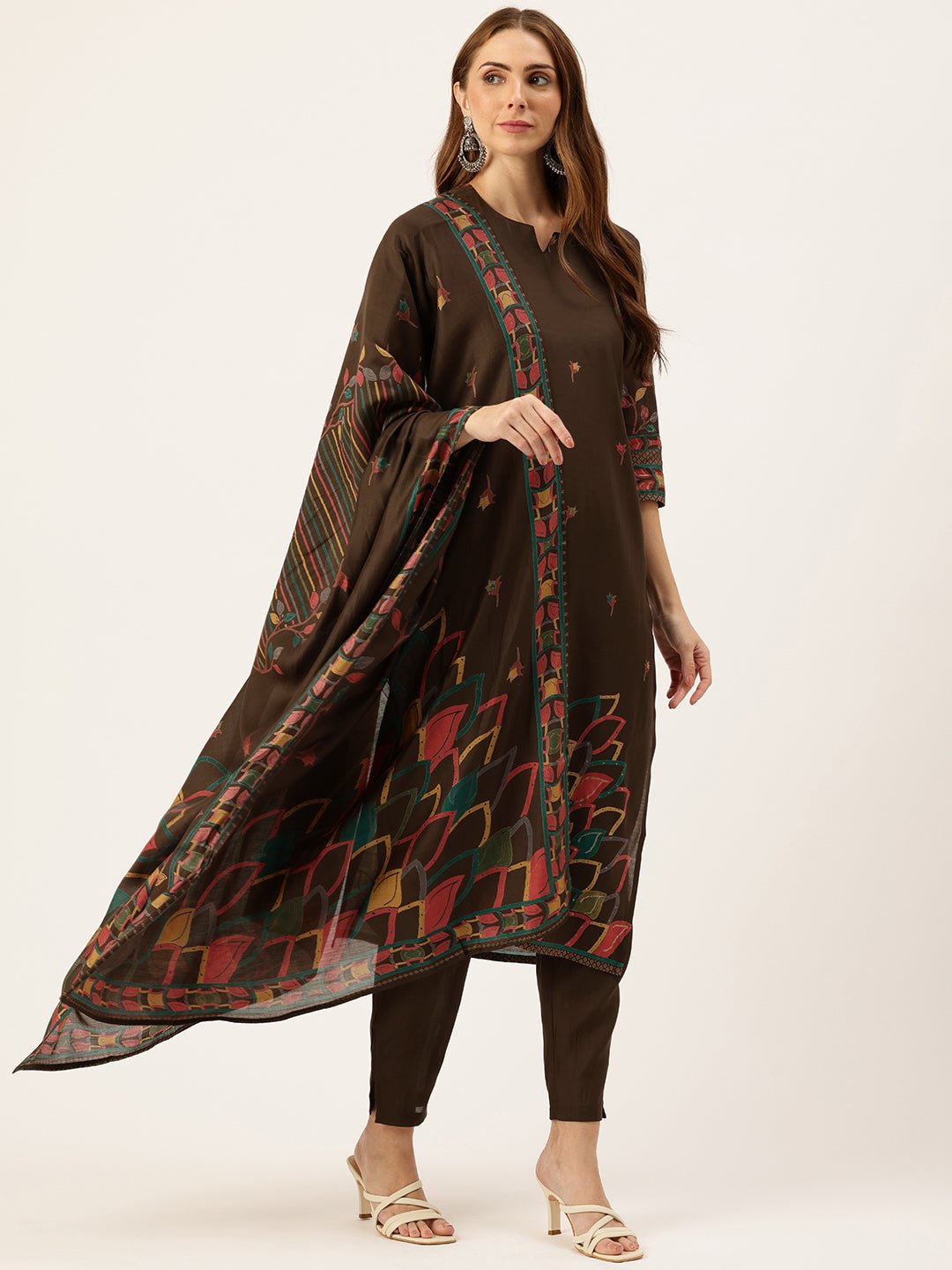 Brown Floral Printed Kurta & Trousers With Dupatta - Image 9